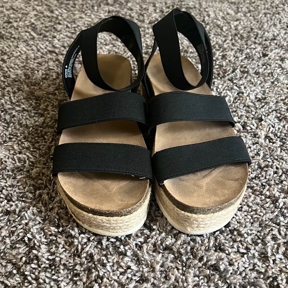 New Directions platform sandals